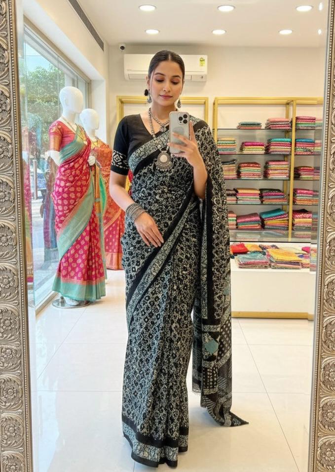 Pure Malmal Cotton Print Saree with Blouse Piece